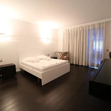 Big Ben Luxury Bllok * Tirana